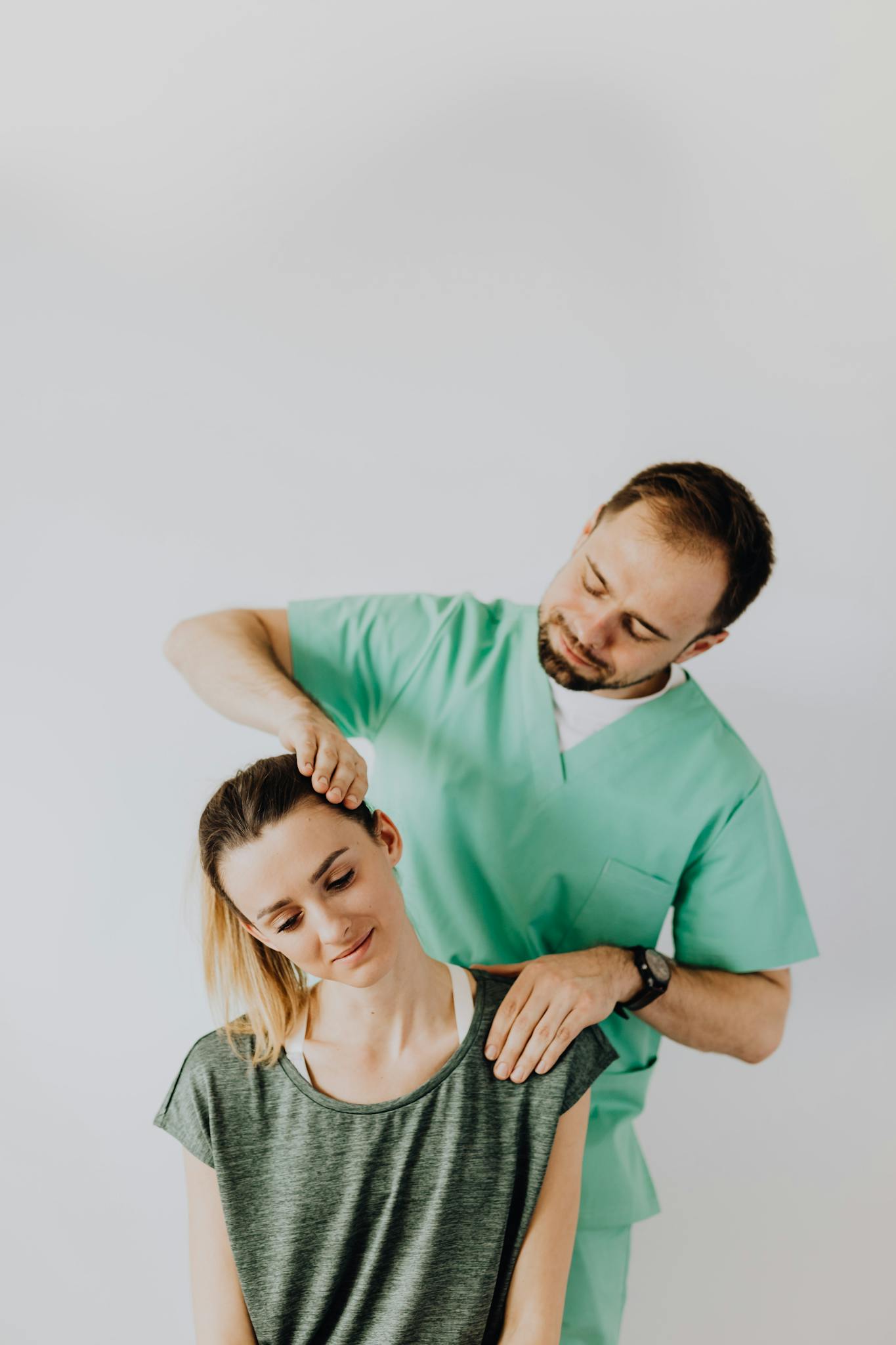 Maximizing Your Blog’s Reach: SEO Tips for Bloggers Positive Professional Male Massage Therapist Wearing Green